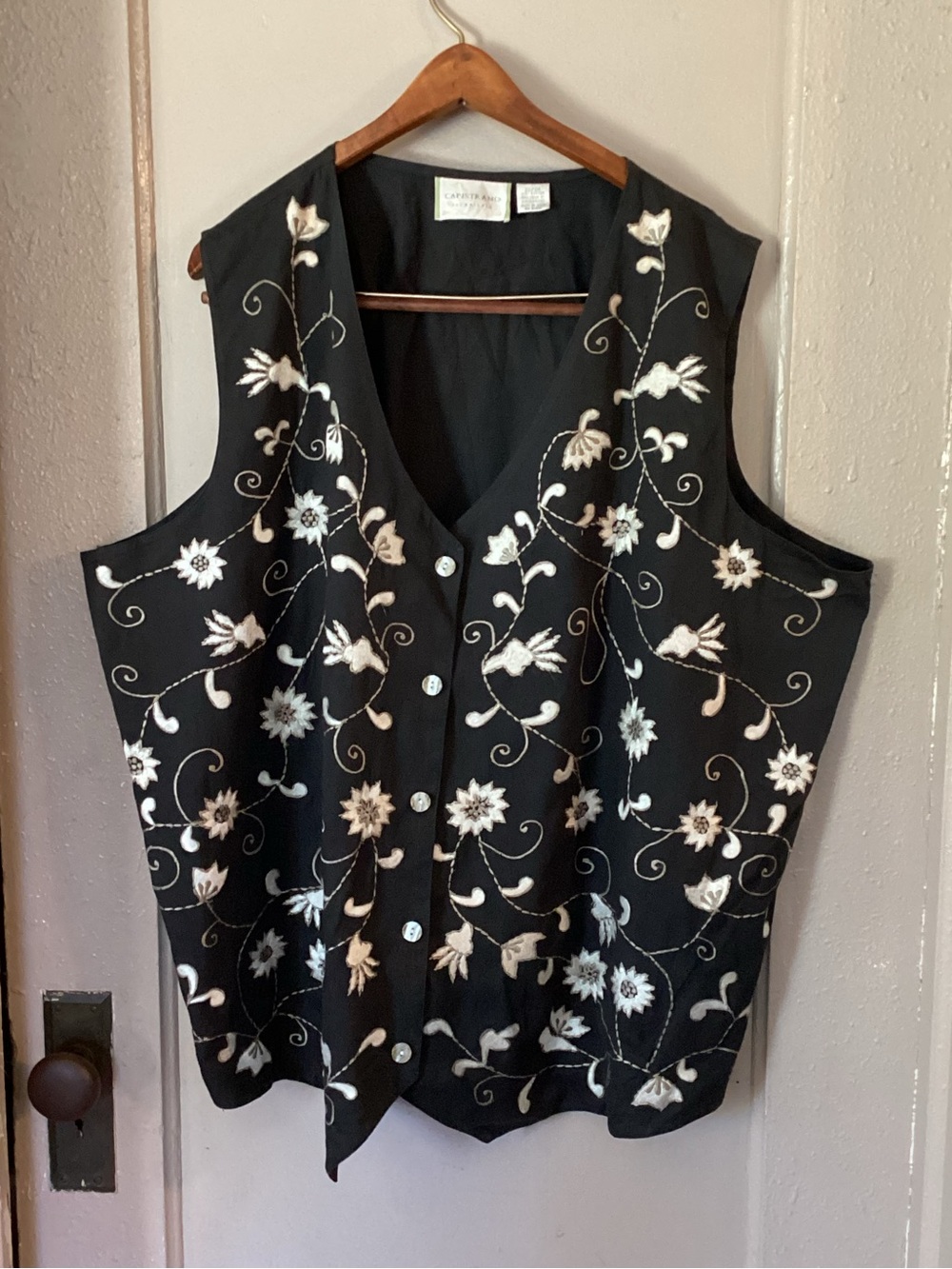 Embroidered Floral Elegant Womens 22/24 Vintage Capistrano Vest Grannycore